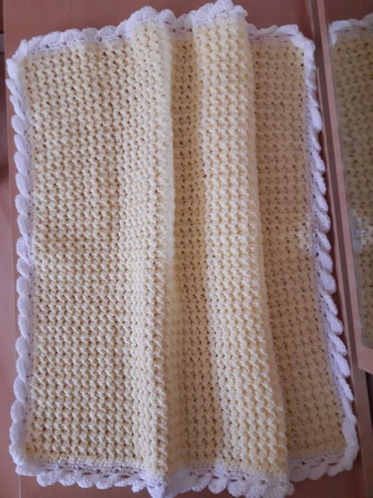 Ръчно плетено бебешко одеало