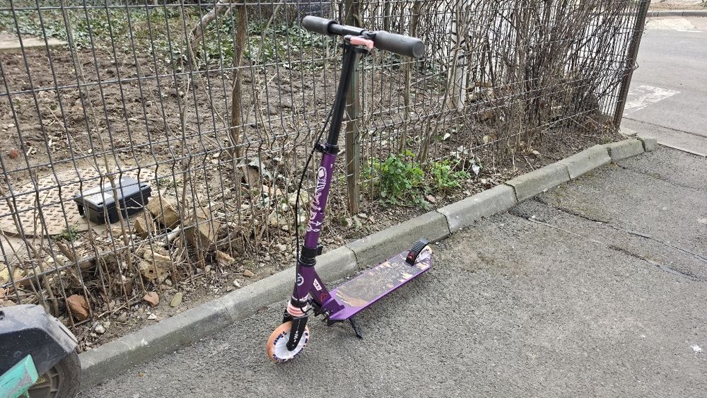 Trotinetă cu Suspensie şi Frână pe Ghidon Mid 5 Indienne Violette.