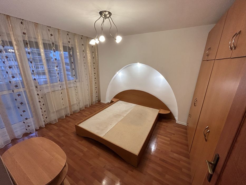 Aprtament 3 camere ultracentral, zona ZERO, Bacau, renovat, proprietar-de vanzare