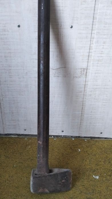 Продам.      колун