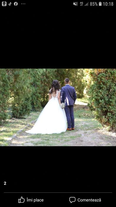 Vand rochie de mireasă facuta pe comanda