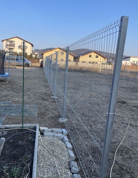 Facem carduri din plasă bordurată