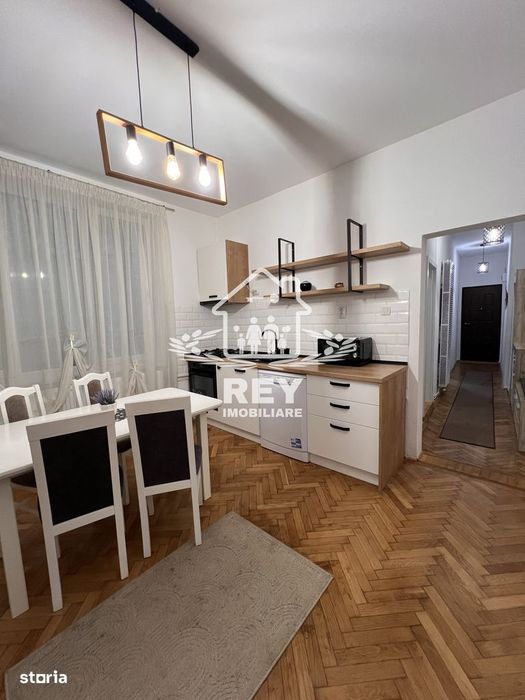 Apartament de vânzare 2 camere decomandate zona Str. Constituției/9mai