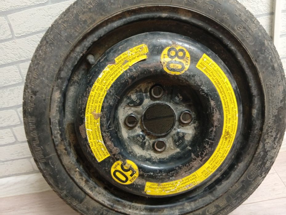 Колесо ,запаска для автомобиля