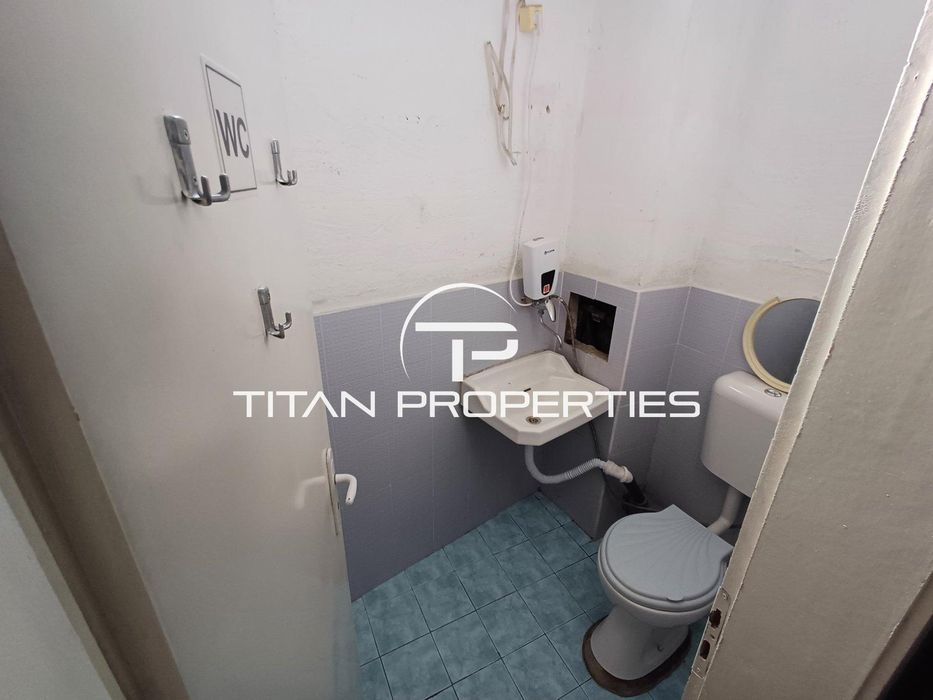 Дава се под наем Магазин в Бургас, Център - 20 кв.м за 204 € - Снимка #2