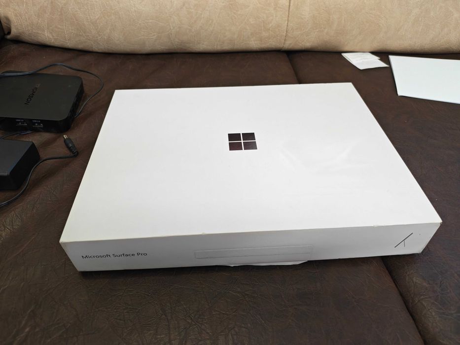 MS Surface Pro 11 Snapdragon X Plus 10core  - 100% батерия,22 заряда