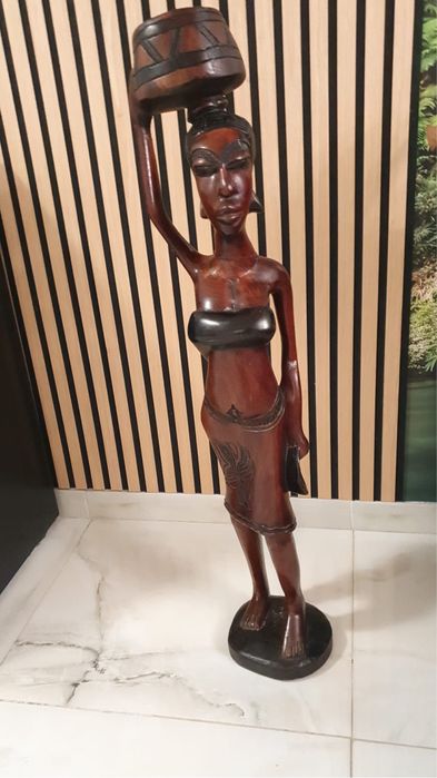 Vand statuie  sunt aduse din strainatate