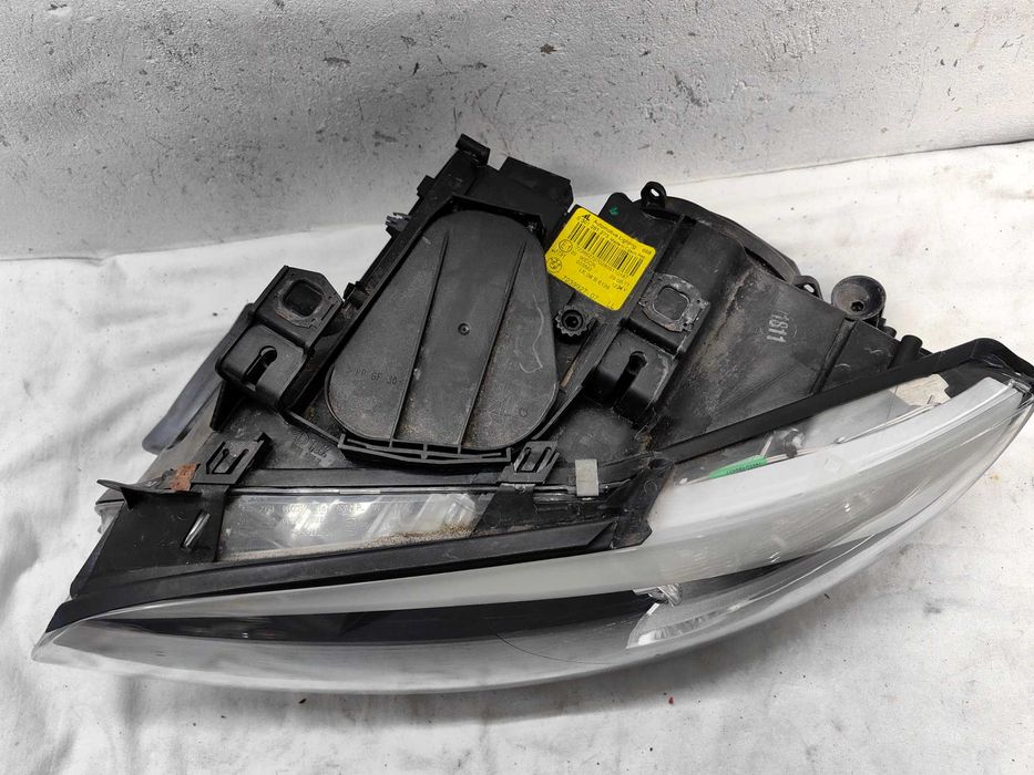 Оригинален фар БМВ 3 Е92 Е93  BMW 3 E92 E93 LCI Feis  Led Bixenon