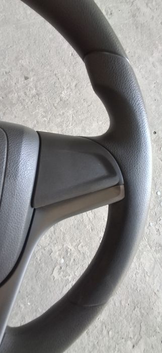 Рул от Cobalt состояние хорошое аирбаг ест.
Кобалт рул сотилади холати