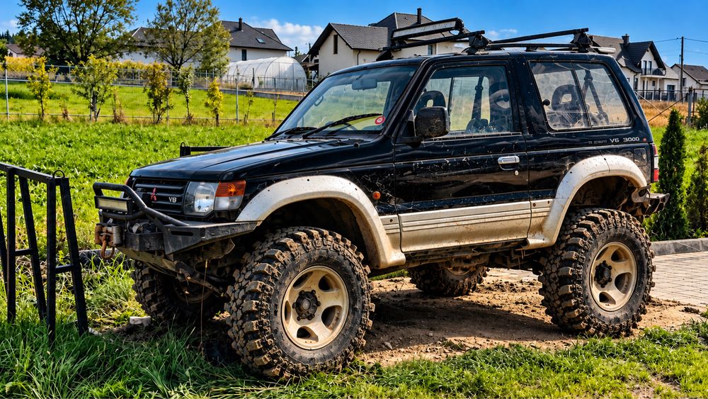 MITSUBISHI Pajero
