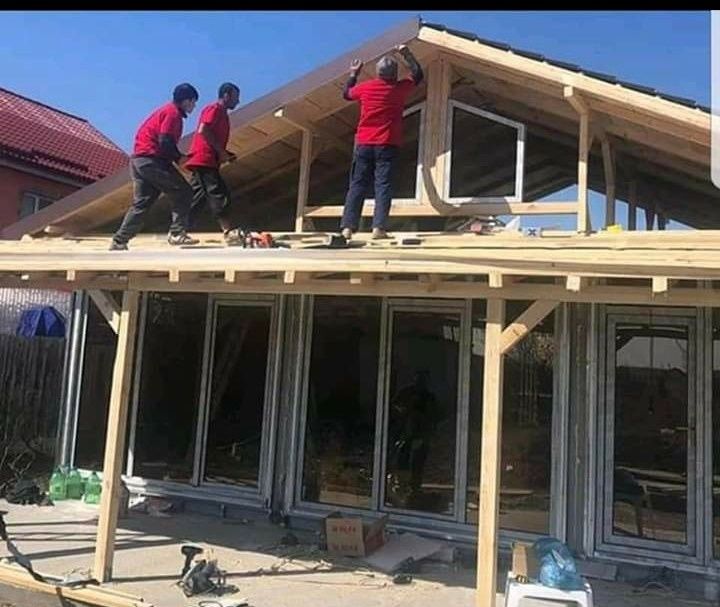 Vand case pe structura metalica