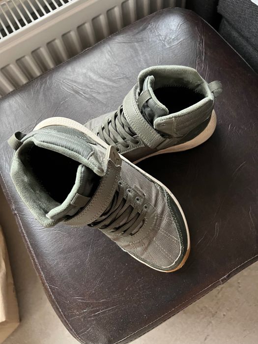 Vand urgent ghete baieti