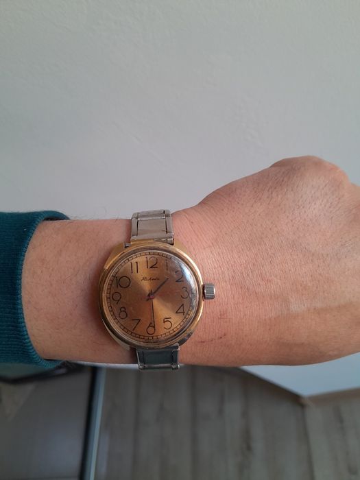 Ceas mecanic Raketa