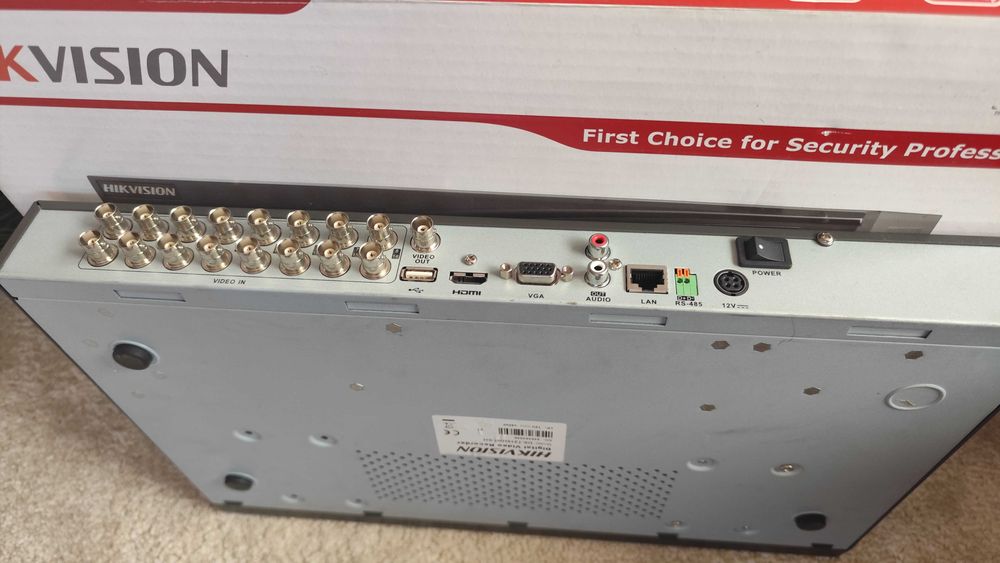 Цифров видеорекордер с хард диск модел DS-7216HWI-SH