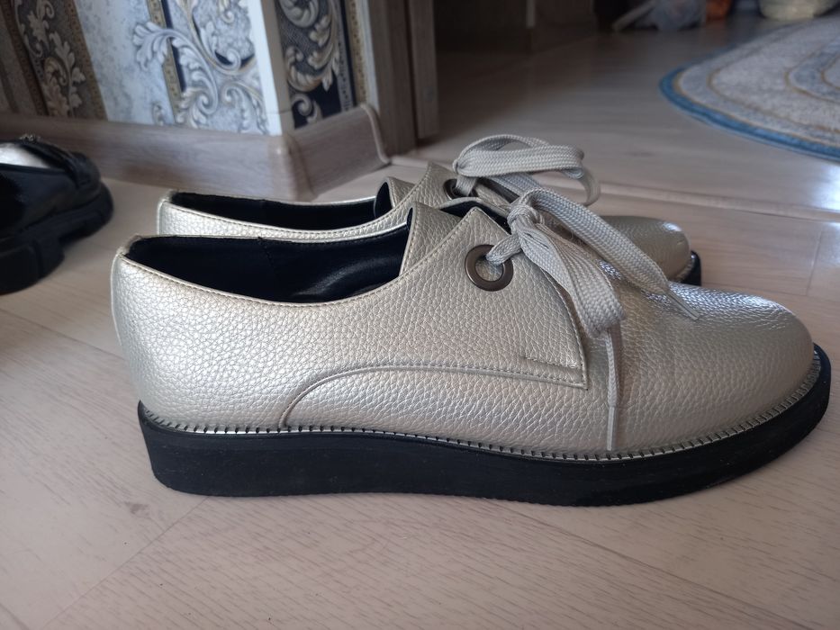 Продам женские лоферы