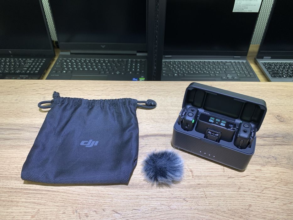 Микрофон DJI Mic (2TX+1RX+Charging Case), экран сломан, 1129/А10