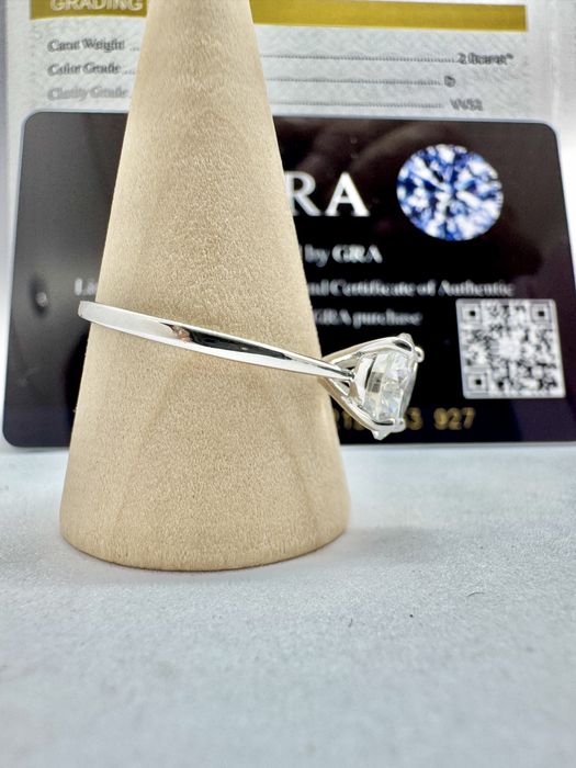 Сребърен пръстен с мойсанит (Диамант) 2 карата