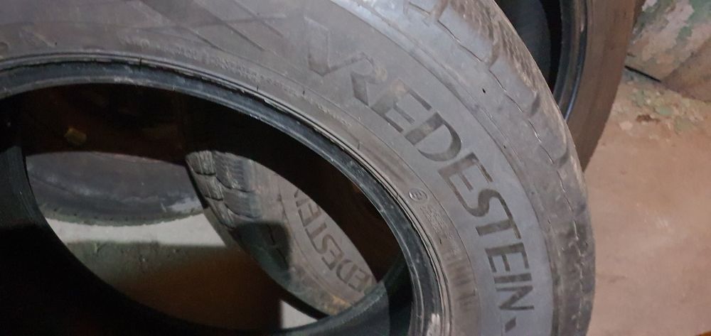 Гуми 4бр 215/65/16 с - 1бр  - 65лв