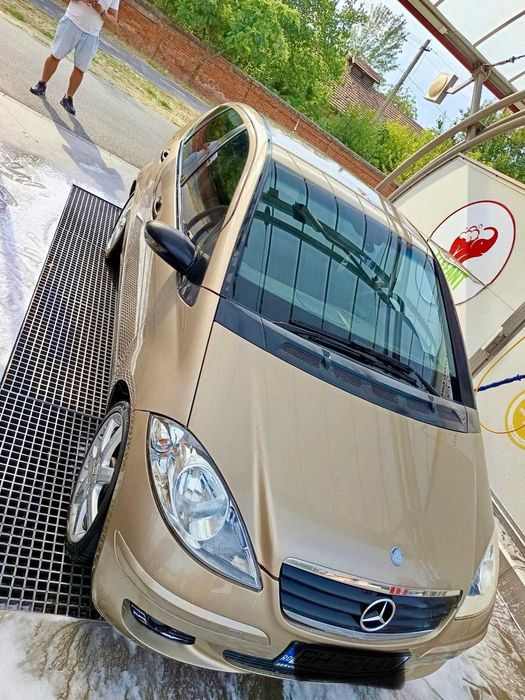 Mercedes-Benz A 180