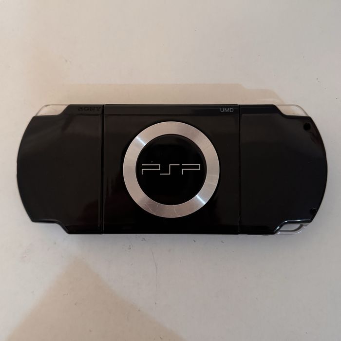 СРОЧНО Продам прошитую PSP 2000