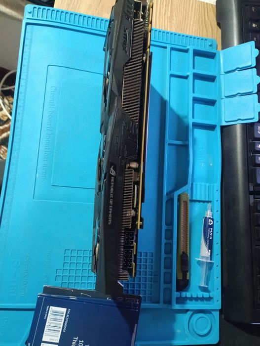 gtx ASUS ROG STRIX 1080 box + pastă / paduri noi