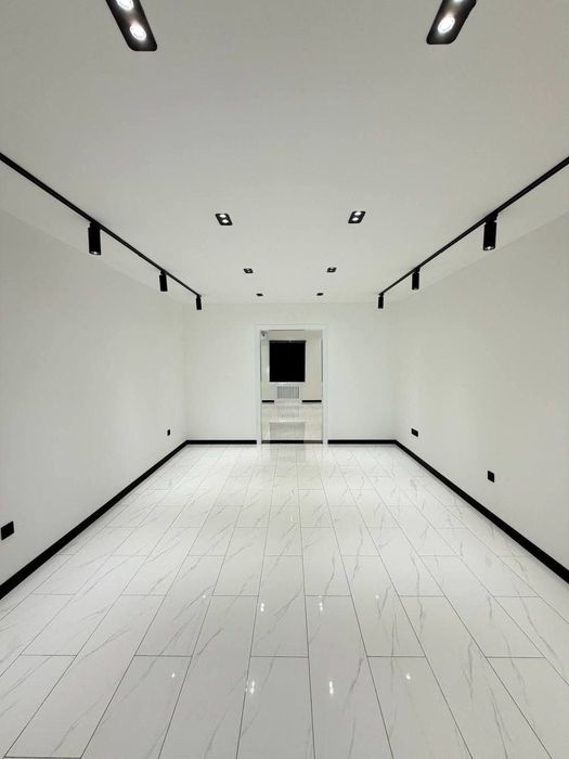 Мирабадский: Ор-р: Цум, Патрики Удобноя локация  100кв.м  Евроремонтт