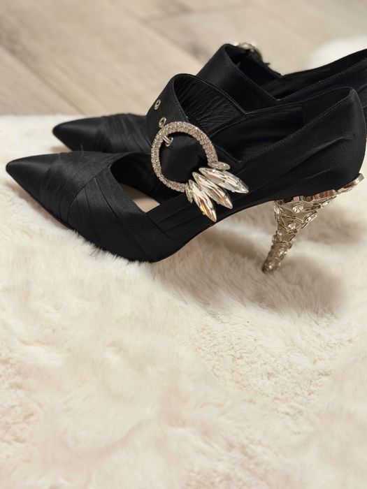 Елегантни обувки на ток Miu  Miu