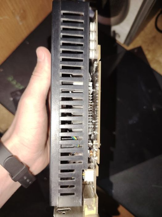 Продам видио карту недорого