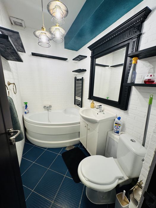 Inchiriez apartament cu  2 camere in regim hotelier