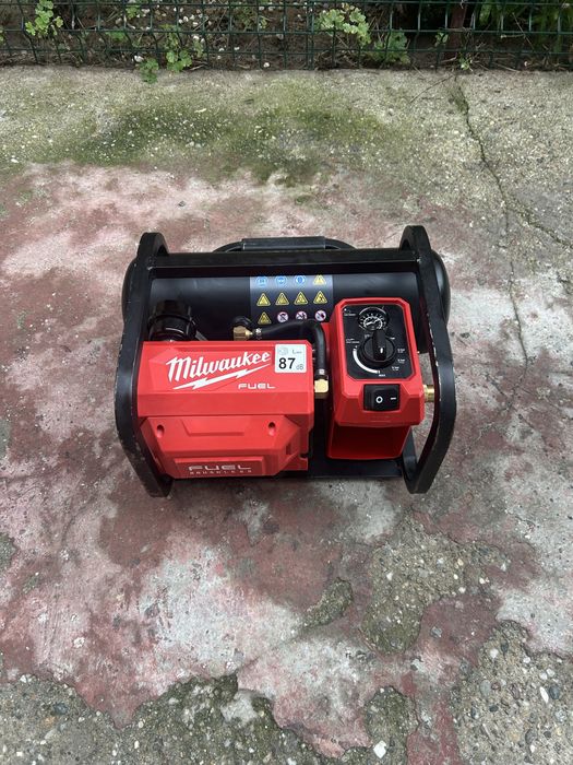 Compresor pe acumulator Milwaukee M18 FAC