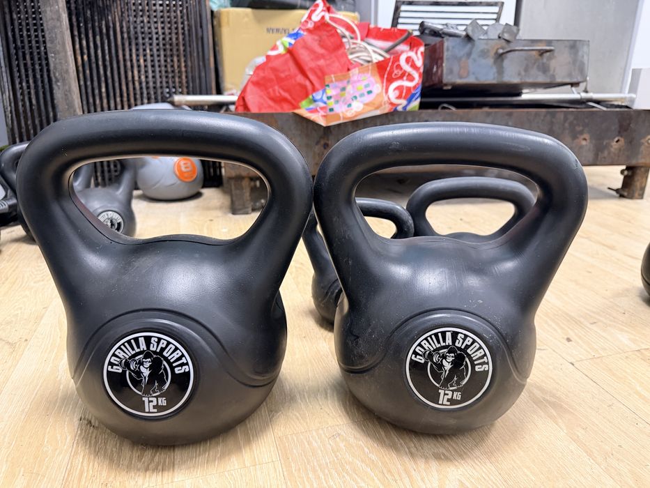 Set Kettlebell 18 kg+18 kg=36 kg. Pret 300 lei made in Germany