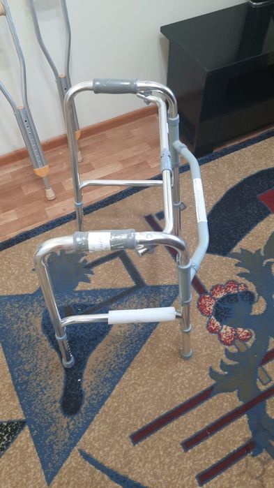 Ходунки  для зрослых