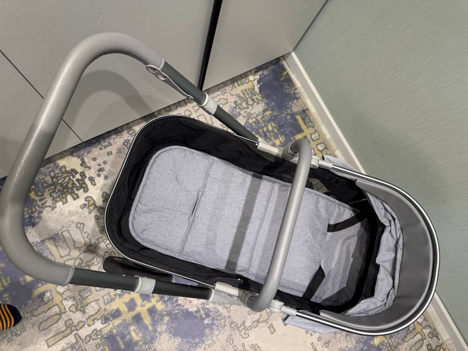 Срочно продам почти новую коляску!