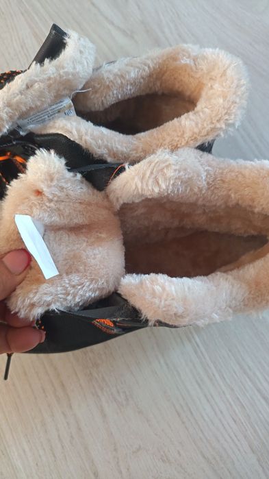 Продаётся спец обувь