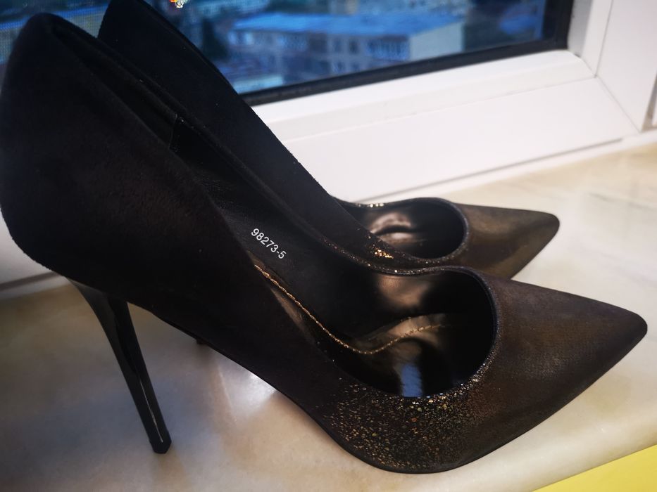 Pantofi superbi model deosebit, mărime 39