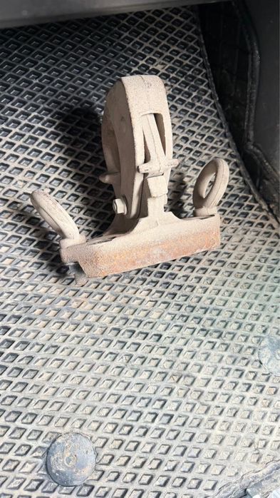 Продам фаркоп на тайоту