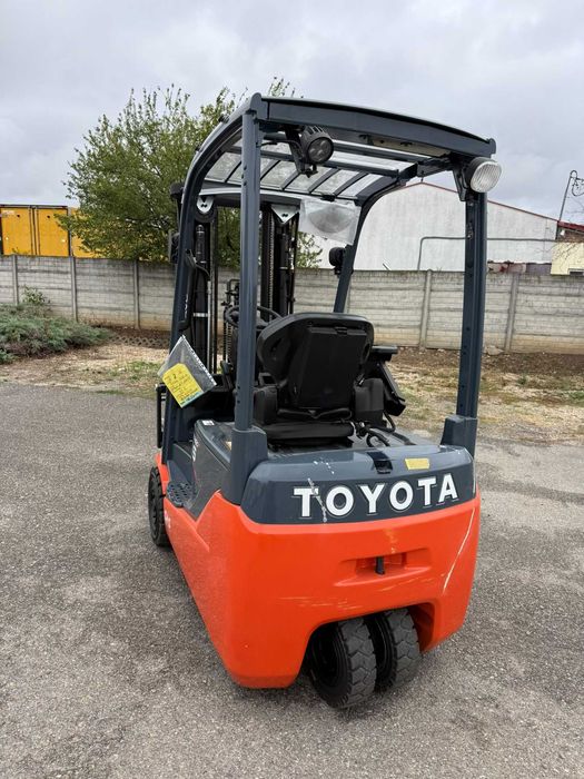 Stivuitor electric Toyota