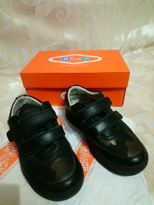 Продам полуботинки для мальчика школьные