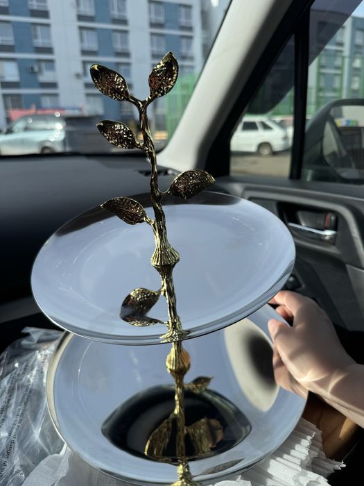 Продам новую этажерку