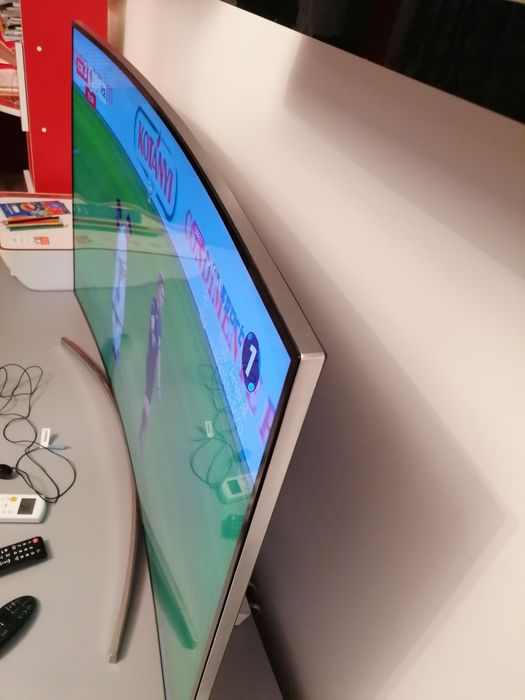 Vând televizor Samsung H 8000 curbat