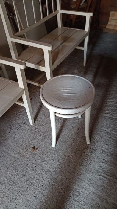 Vind mobilier din lemn