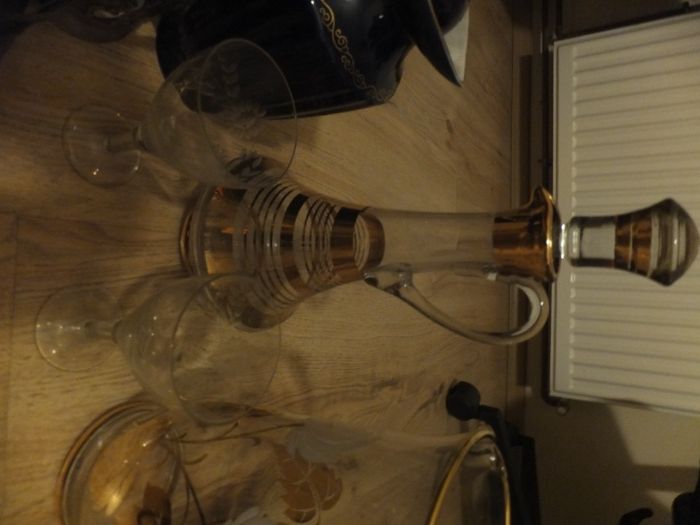 Стари кани за вино, аперитив и чай