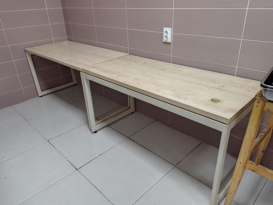 Офисные столы в ассортименте