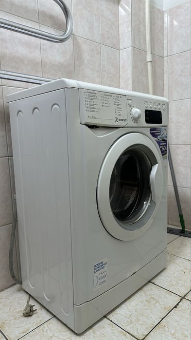 Стиралная машина INDESIT