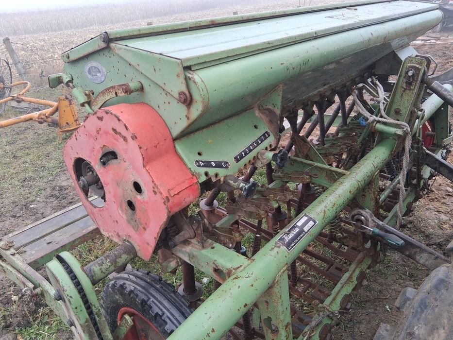 Vând tractor și utilaje!!!