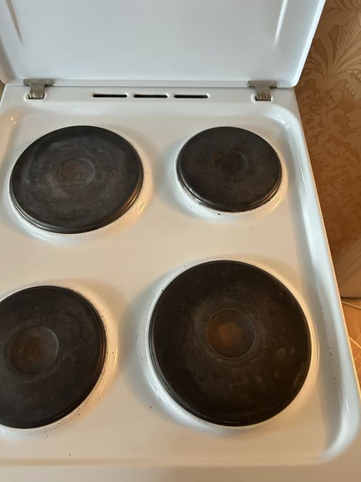 Продам электроплитк indesit