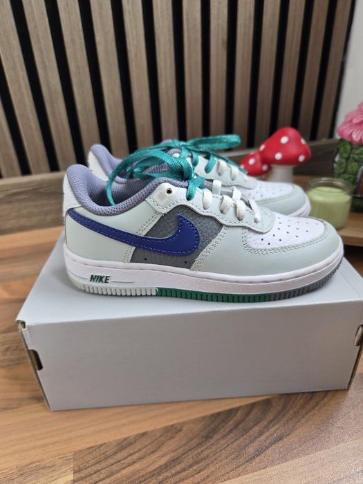 Adidasi Nike Air Force I Lv, m 28, piele