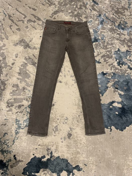 Blugi prada slim fit