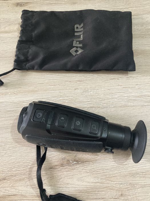 Тепловизор  FLIR для охоты