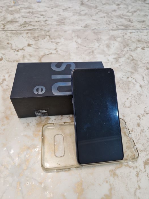 Samsung galaxy s 10e в хорошим состоянии